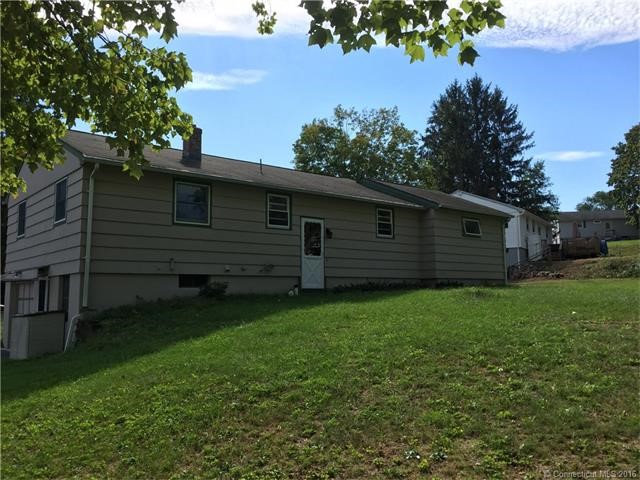 81Dydo Dr, Montville, CT 06382
