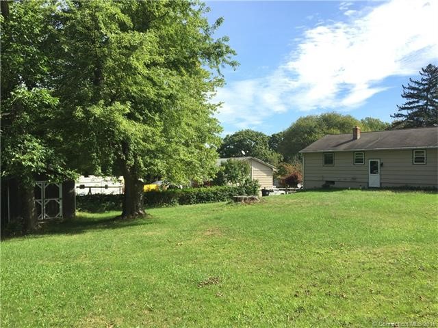81Dydo Dr, Montville, CT 06382