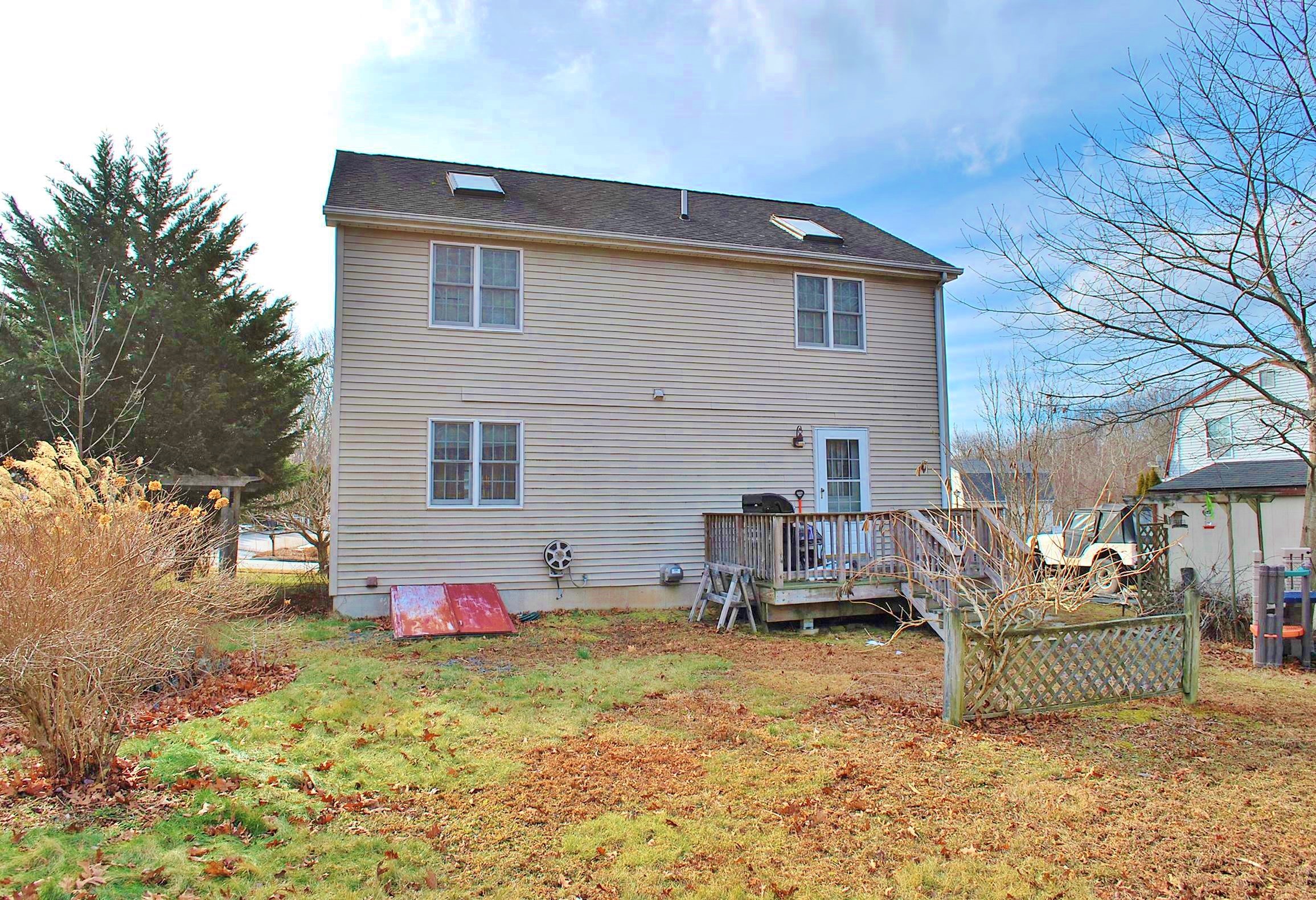 33 Joy Lane, Uncasville, CT 06382