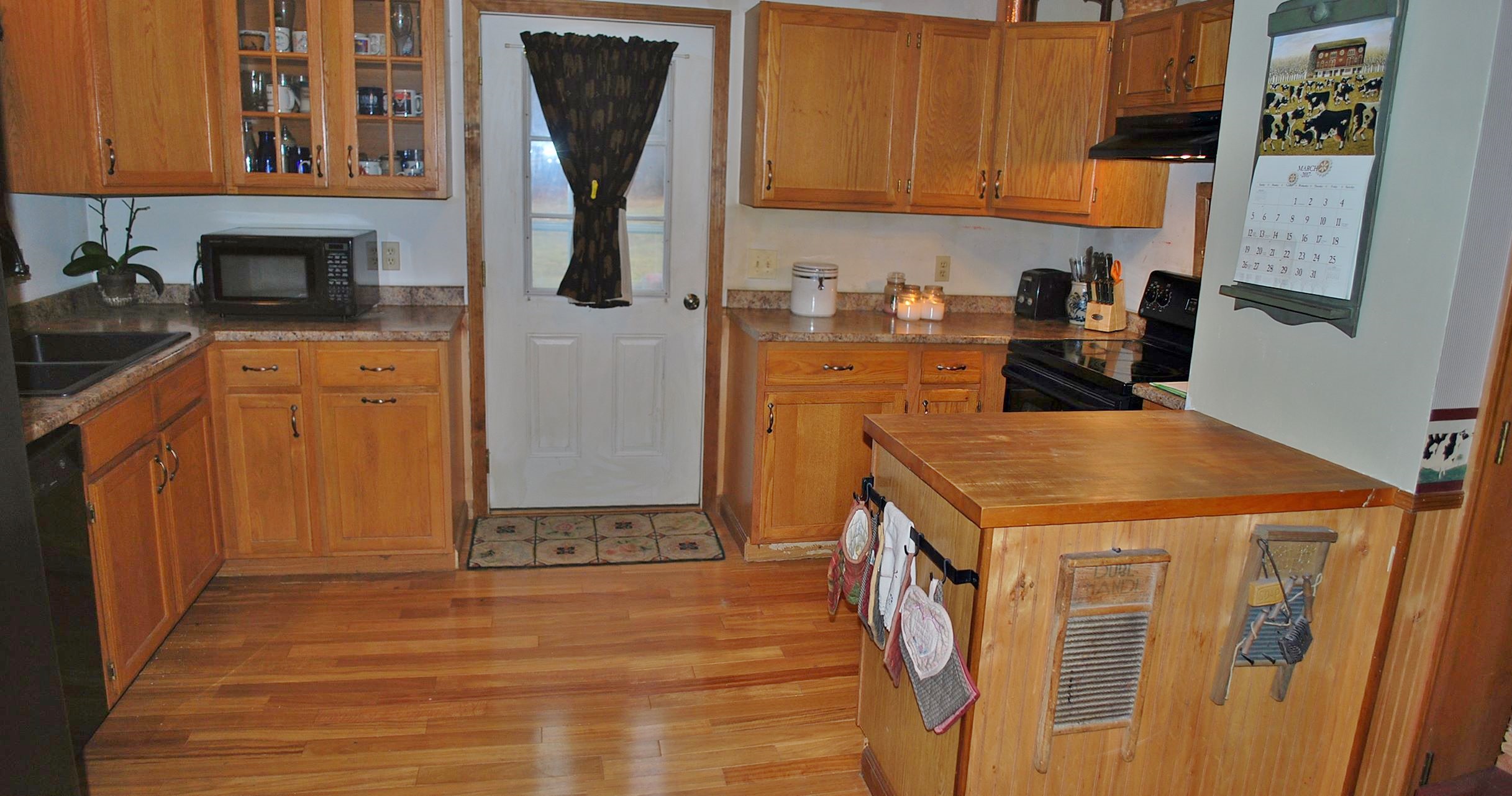 33 Joy Lane, Uncasville, CT 06382