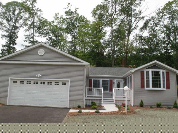 Hillcrest26 Looking Glass CircleUncasville, CT 06382
