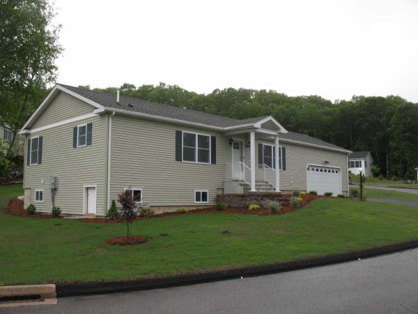 Hillcrest22 Looking Glass CircleUncasville, CT 06382