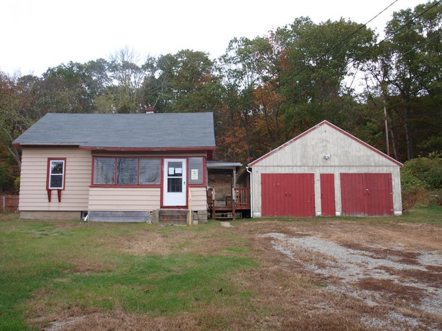 80 Fort Shantok RoUncasville, CT, 06382New London County