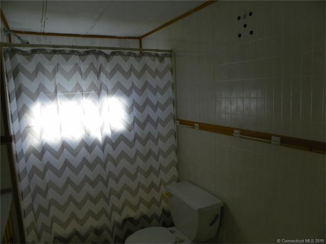 14 Ferri Dr, Waterford, CT 06385