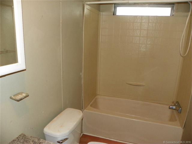 23 Woodland Dr, Waterford, CT 06385