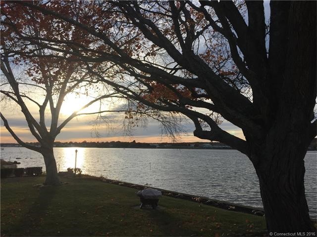 7Beach St West, Waterford, CT 06385