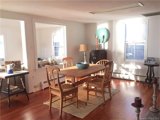 7Beach St West, Waterford, CT 06385