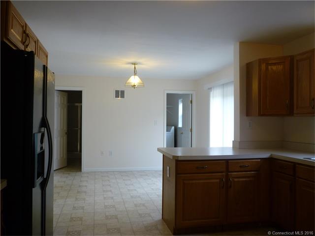 163 Shore Rd, Waterford, CT 06385