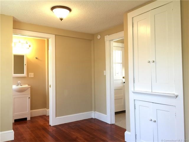 320Willetts Ave Ext, Waterford, CT 06385
