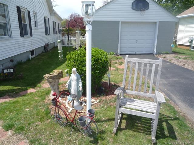 54 Miner Ave, Waterford, CT 06385