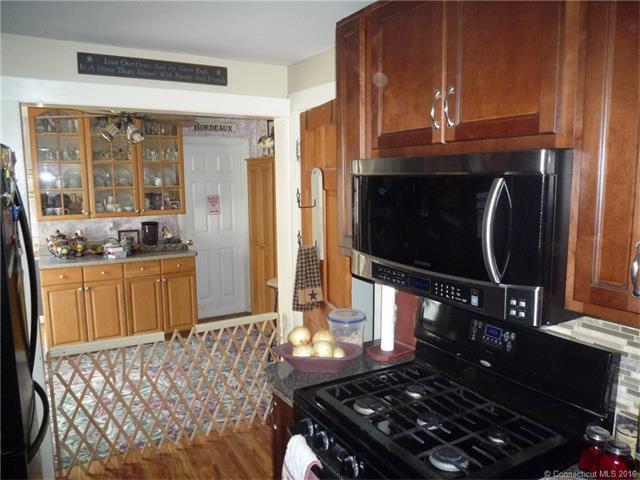 54 Miner Ave, Waterford, CT 06385