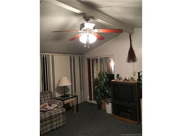 12Summer St, Waterford, CT 06385