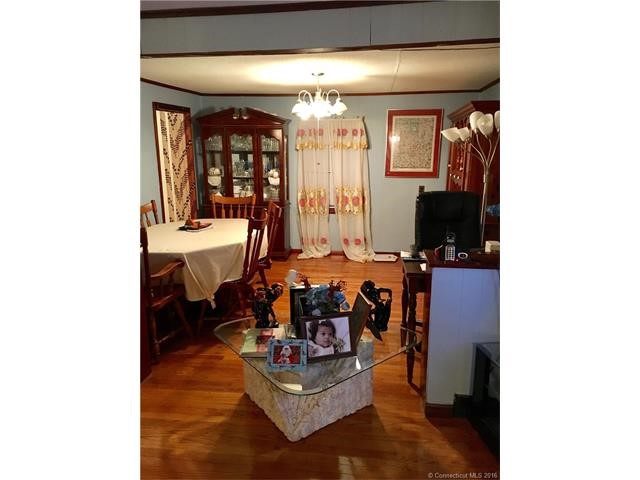 12Summer St, Waterford, CT 06385
