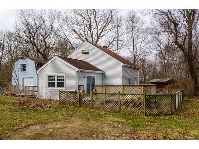 2r Stone St, Waterford, CT 06385