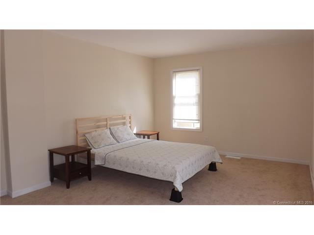 11 Crescent St, Ansonia, CT 06401