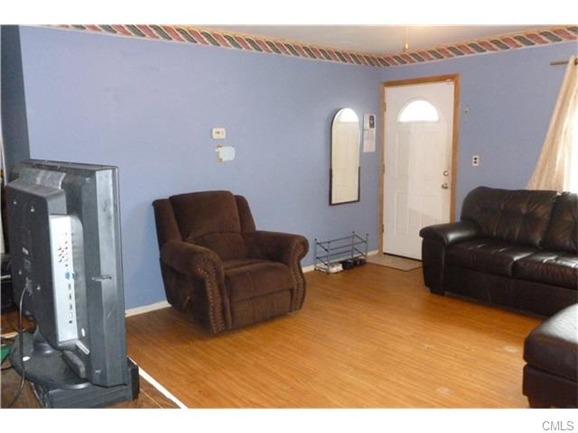 6 Meade Circle, Ansonia, CT 06401