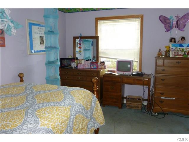 6 Meade Circle, Ansonia, CT 06401