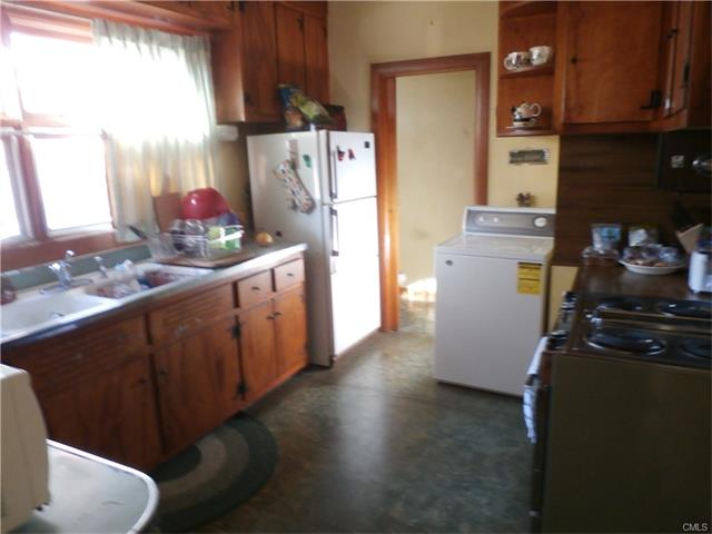 76 Cottage Avenue, Ansonia, CT 06401