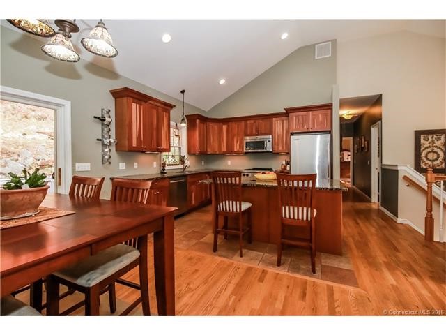 35Woodbridge Ave, Ansonia, CT 06401