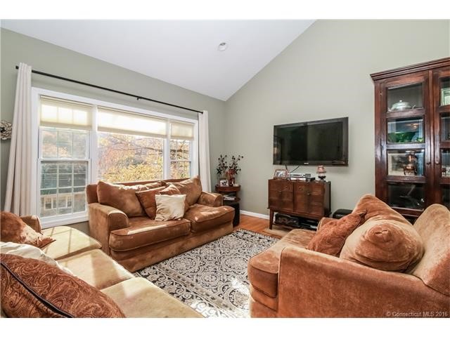 35Woodbridge Ave, Ansonia, CT 06401