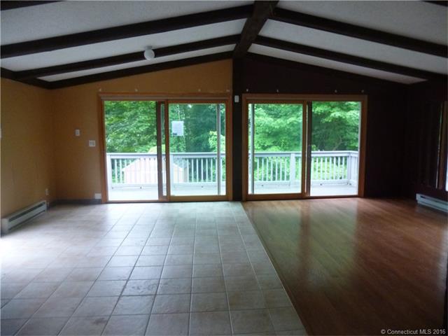 132 Pulaski Hwy, Ansonia, CT 06401