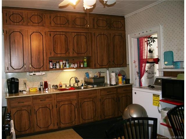 114Tremont St, Ansonia, CT 06401