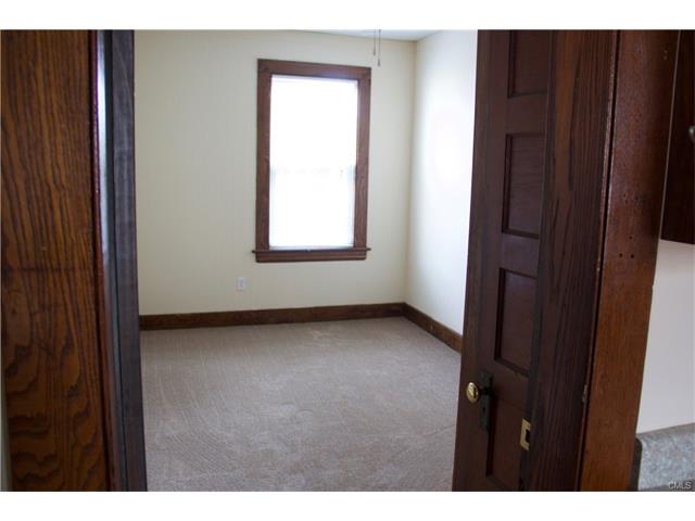 4 Avon Street, Ansonia, CT 06401