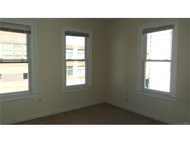 9 Crescent Street, Ansonia, CT 06401