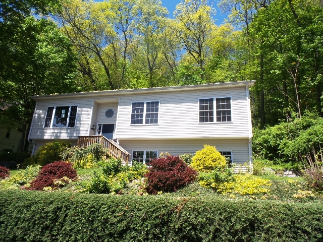35 Woodbridge AveAnsonia, CT, 06401New Haven County