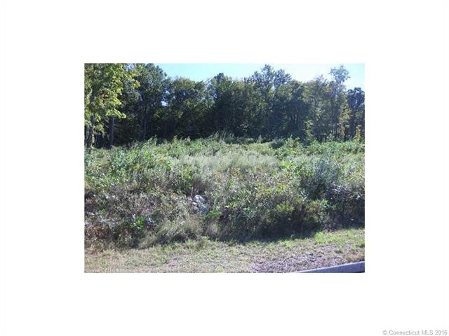 15Oakwood Dr, Beacon Falls, CT 06403