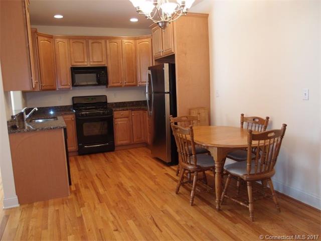 111Pondview Cir #111, Beacon Falls, CT 06403