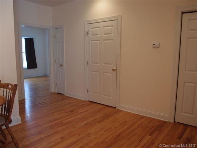 111Pondview Cir #111, Beacon Falls, CT 06403