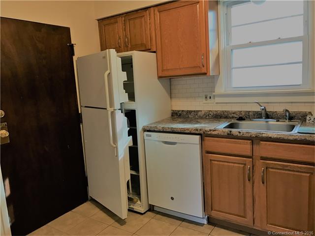 79f Briarwood Ln, Branford, CT 06405