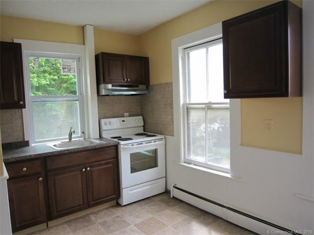 61Hopson Ave, Branford, CT 06405