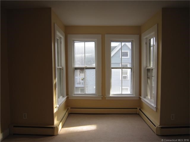 61Hopson Ave, Branford, CT 06405