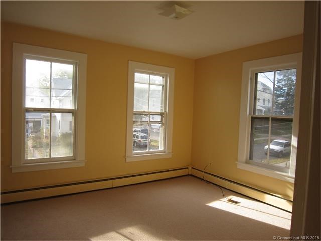 61Hopson Ave, Branford, CT 06405