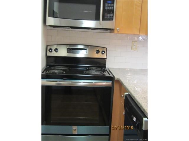14Hamre Ln #B, Branford, CT 06405