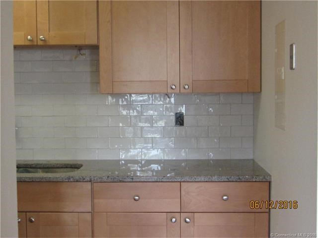 14Hamre Ln #B, Branford, CT 06405