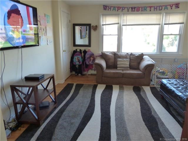33Gilbert Ln #1, Branford, CT 06405