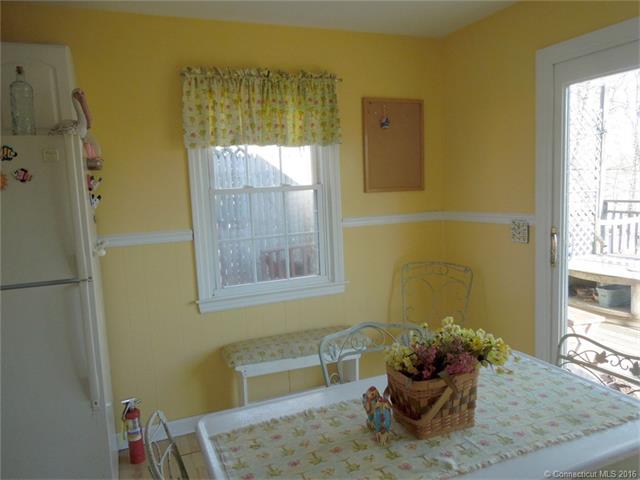 81 Waverly Park Rd, Branford, CT 06405
