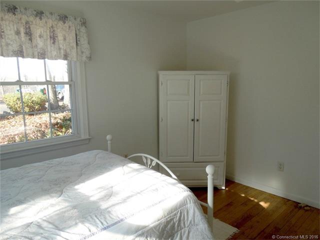 81 Waverly Park Rd, Branford, CT 06405