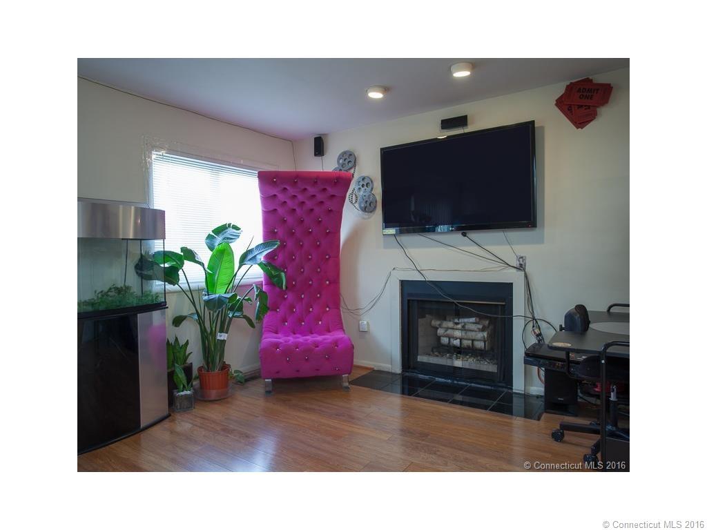 217 Blueberry Ln, Branford, CT 06405