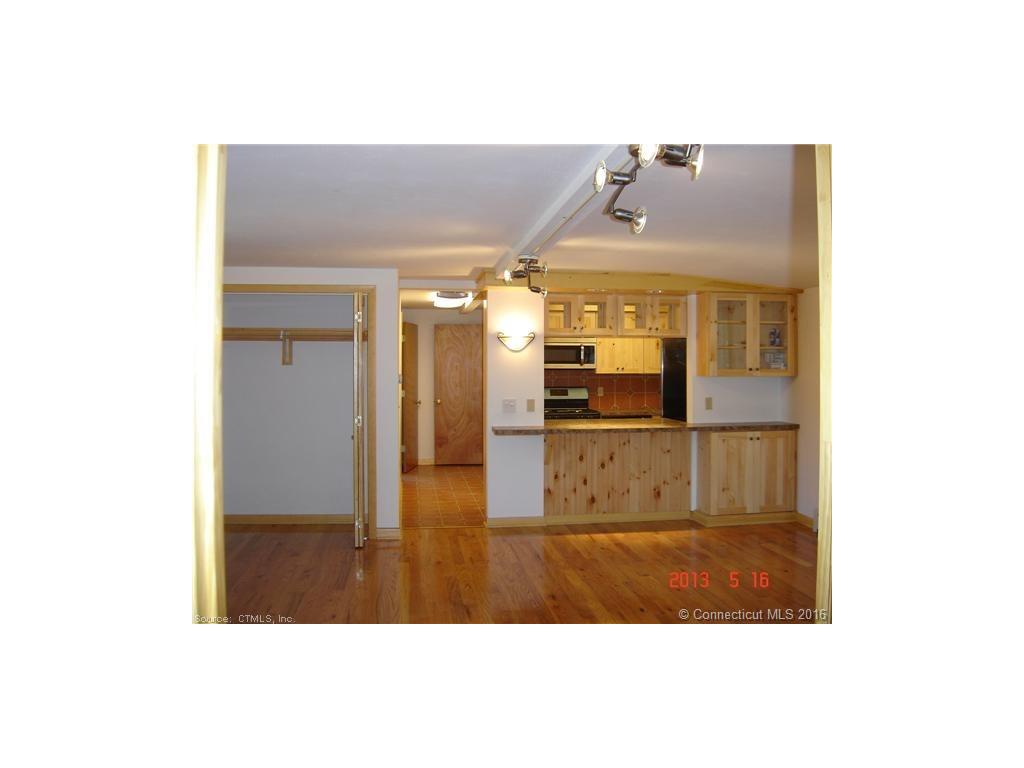 69B Damascus Rd, Branford, CT 06405