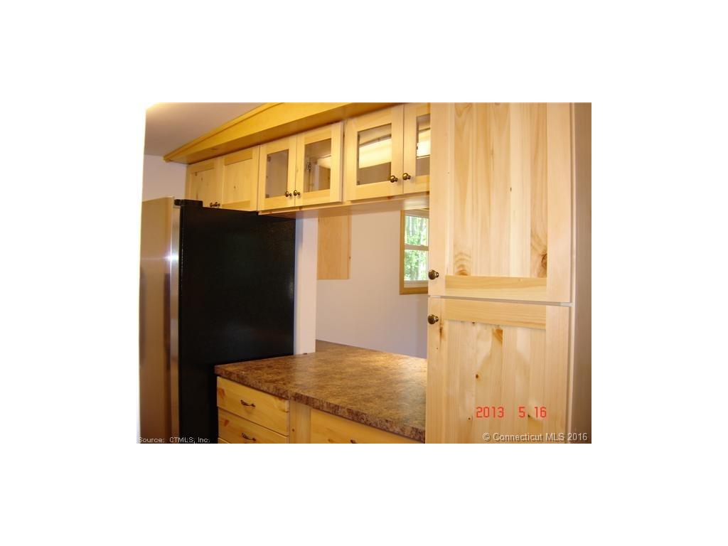 69B Damascus Rd, Branford, CT 06405