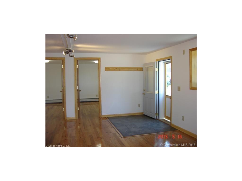 69B Damascus Rd, Branford, CT 06405