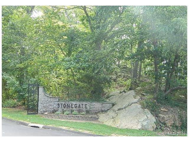 29 Stonegate, Branford, CT 06405