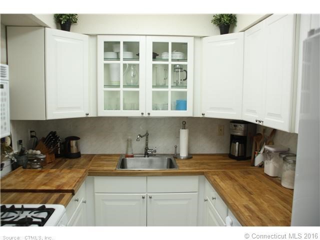 6Stonegate #A, Branford, CT 06405