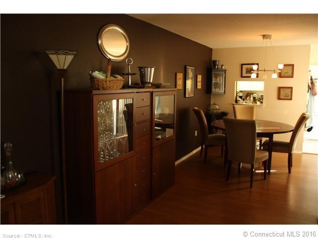 6Stonegate #A, Branford, CT 06405