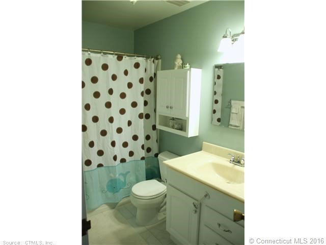 6Stonegate #A, Branford, CT 06405