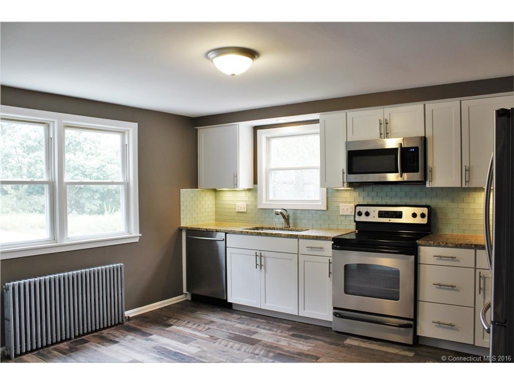 75 Pinski Dr, Branford, CT 06405